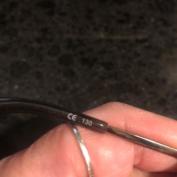 Michael Kors Sunglasses, case and cleaning cloth. Exc used condition - Picture 8 of 9